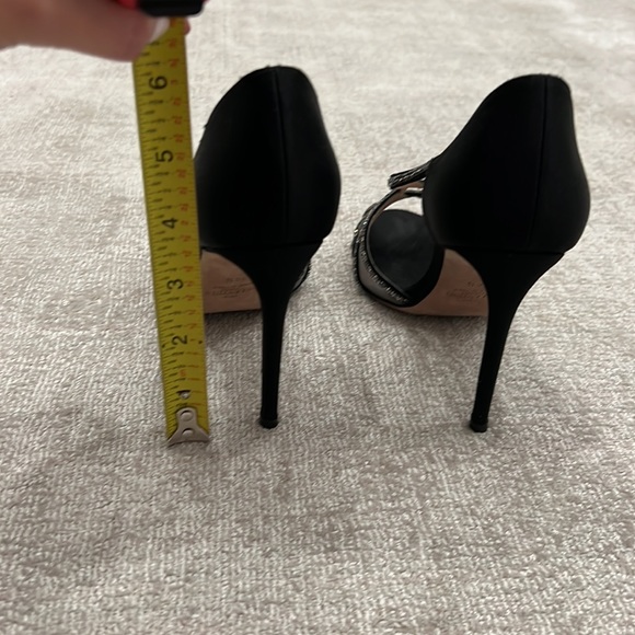 VALENTINO BLACK SATIN & MESH CRYSTAL EMBELLISHED PEEP TOE
PUMPS Size 36.5 - Picture 7 of 11